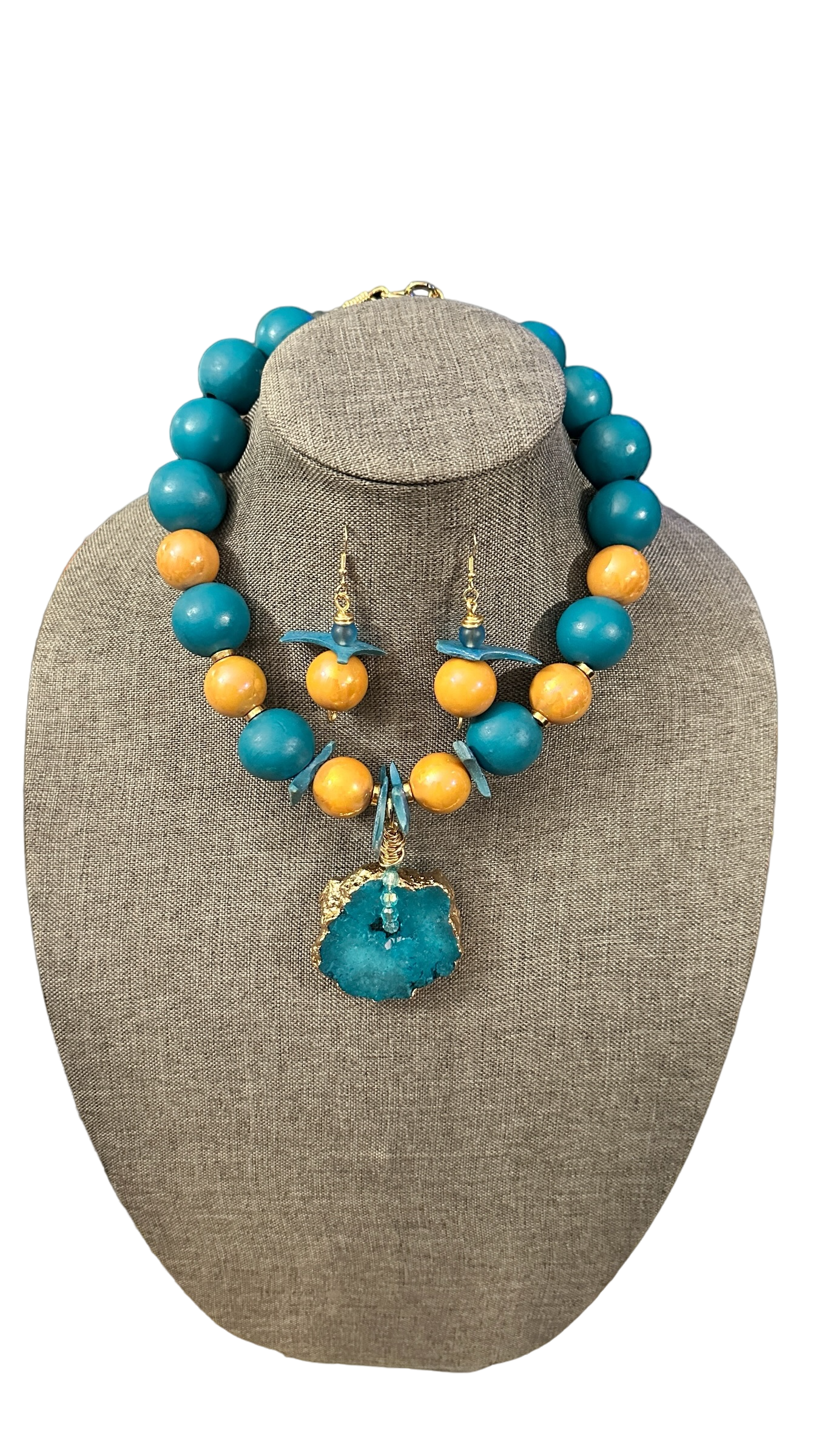 Chunky Turquoise Gold Choker Set